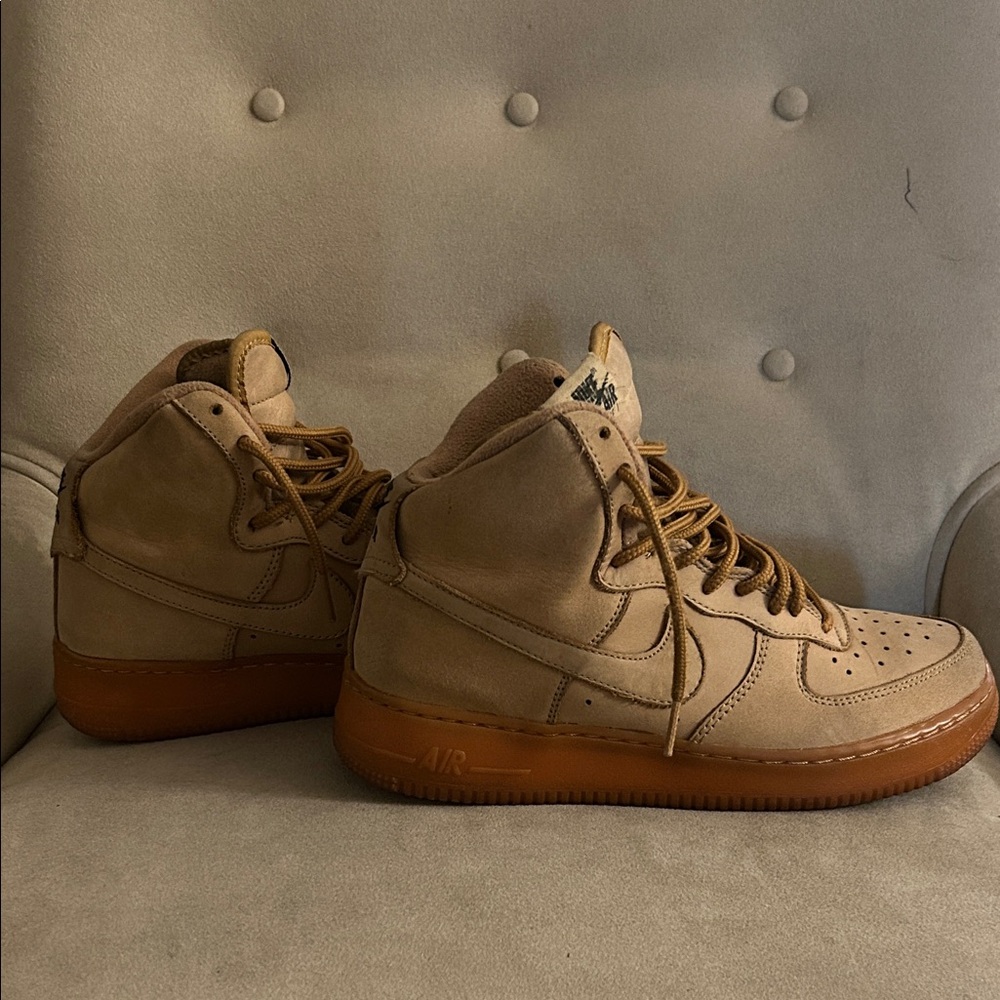 Nike Air Force 1 High Tops in Tan and Brown - Picture 4 of 6